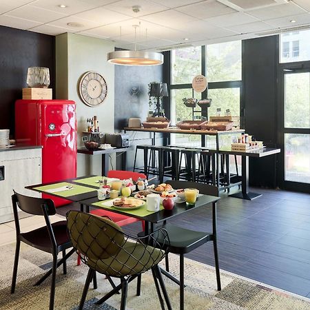 B&B Hotel Saint-Quentin-En-Yvelines Centre Gare 4 Etoiles Montigny-le-Bretonneux Bagian luar foto