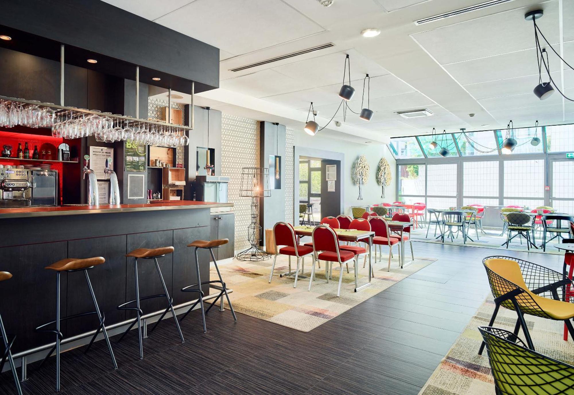 B&B Hotel Saint-Quentin-En-Yvelines Centre Gare 4 Etoiles Montigny-le-Bretonneux Bagian luar foto